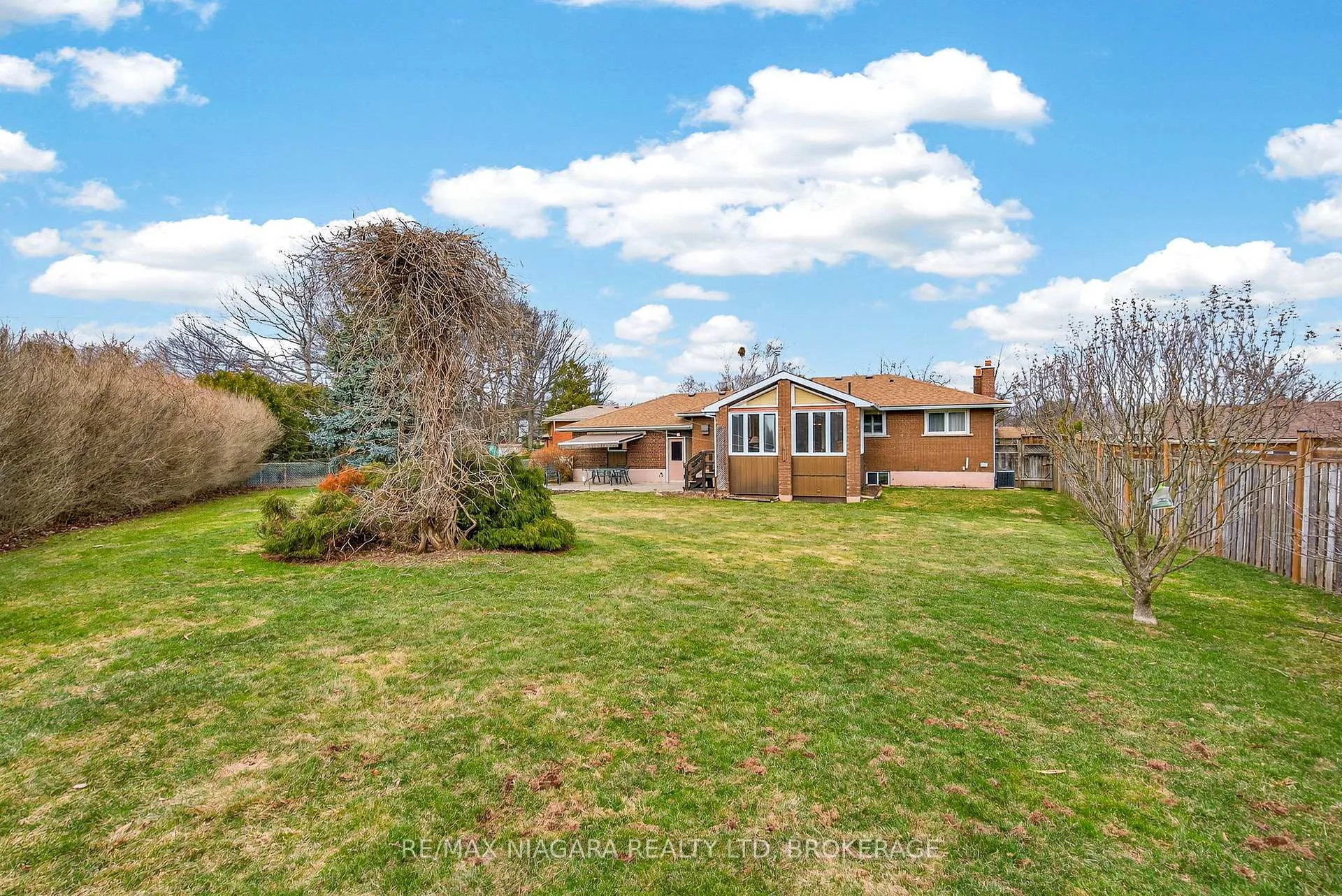 Photo 36 of 23 Almond Gardens, Grimsby, Grimsby Beach — HOMEH