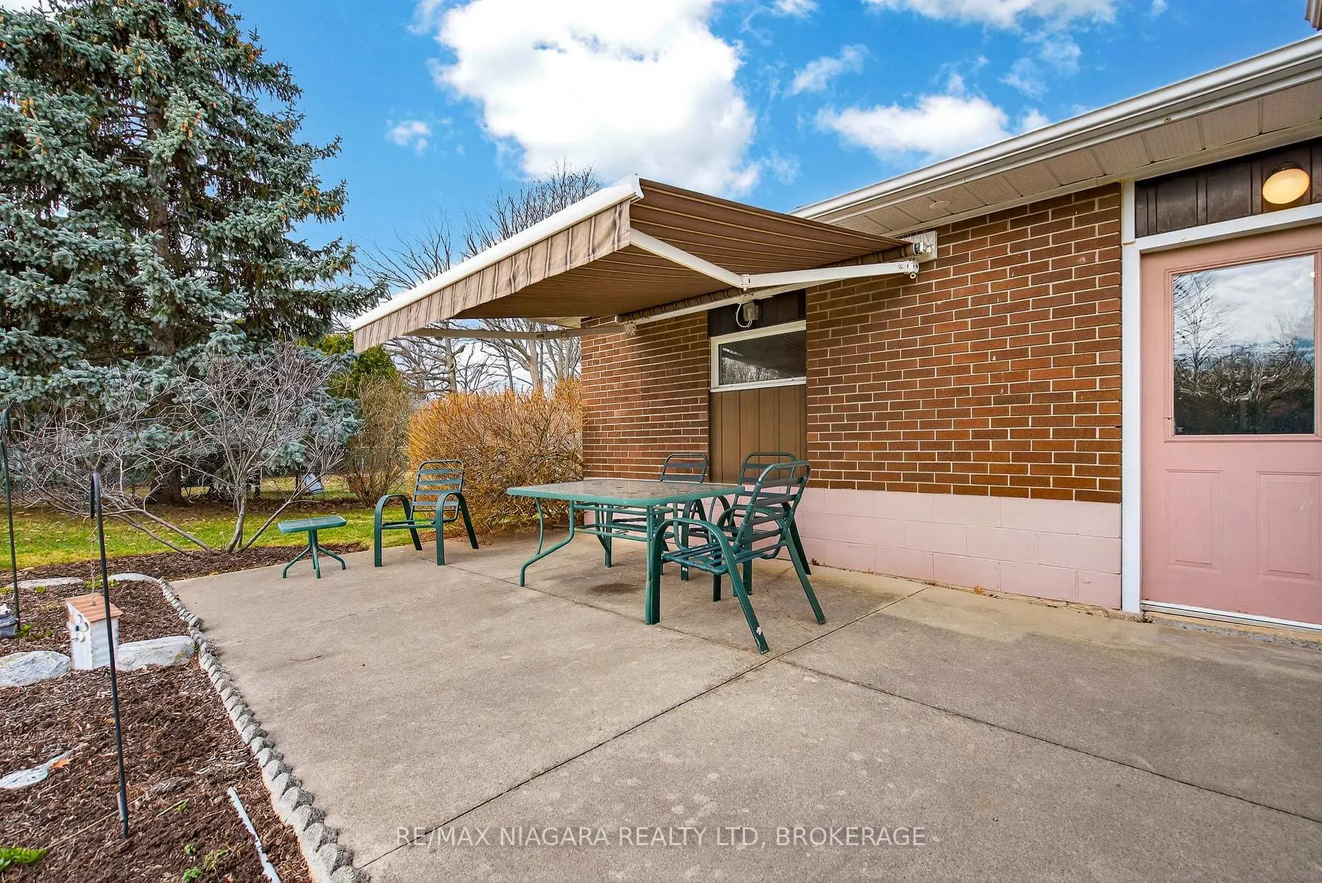 Photo 37 of 23 Almond Gardens, Grimsby, Grimsby Beach — HOMEH