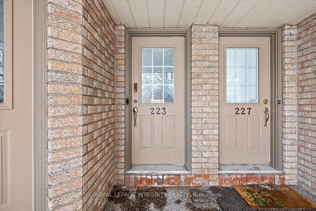 Photo 3 of 223 Briston Private, Ottawa, Hunt Club Park — HOMEH