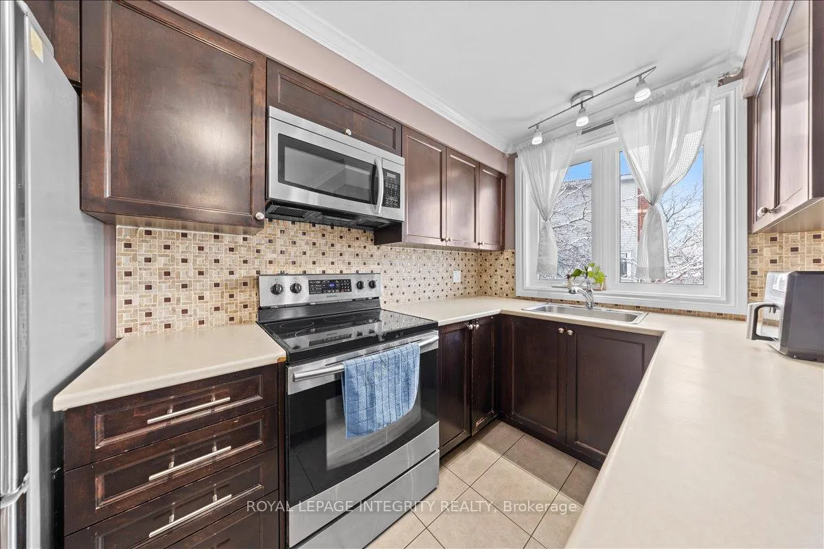Photo 18 of 223 Briston Private, Ottawa, Hunt Club Park — HOMEH