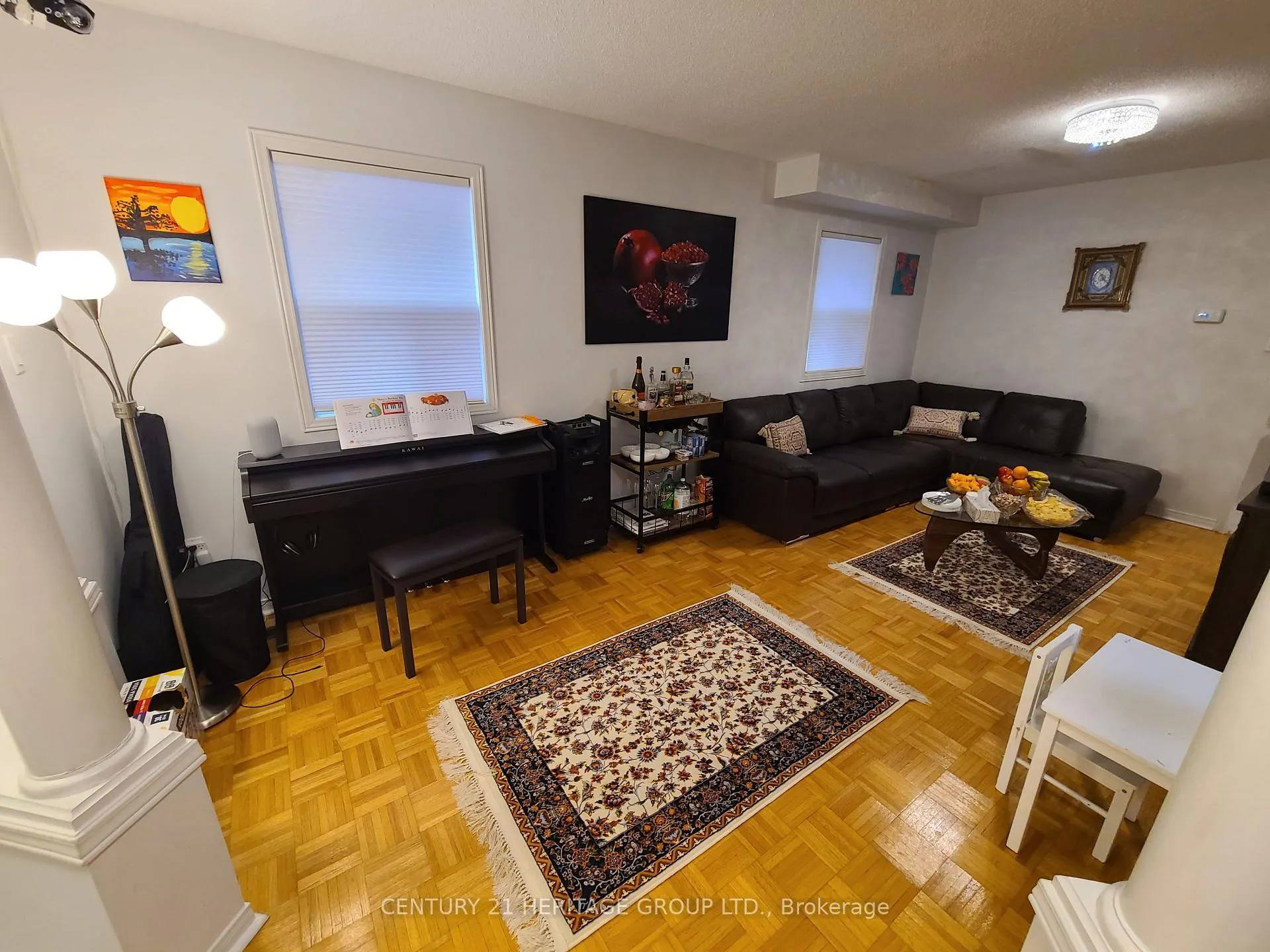 Photo 5 of 182 Elena Crescent, Vaughan, Maple — HOMEH
