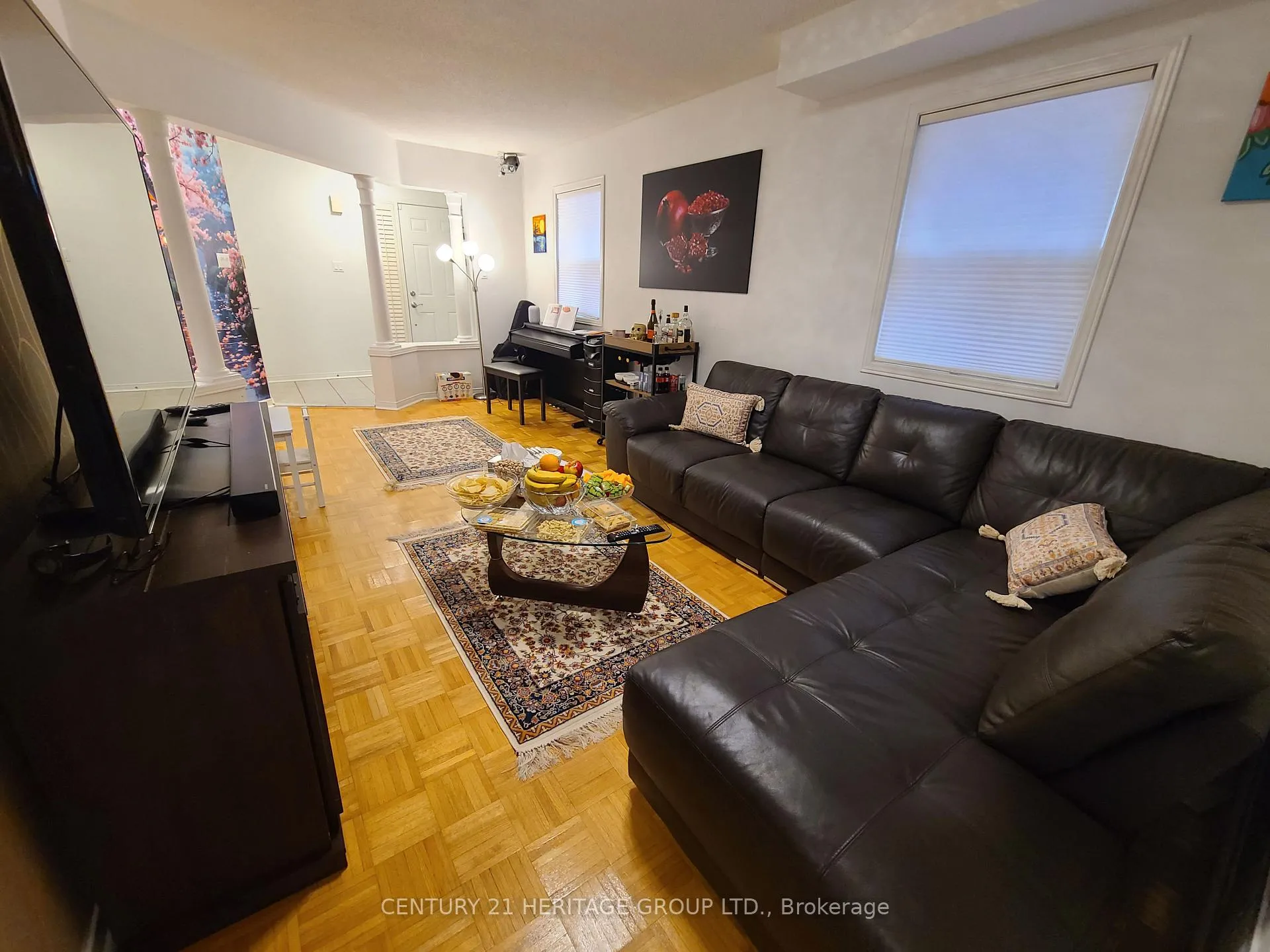 Photo 6 of 182 Elena Crescent, Vaughan, Maple — HOMEH