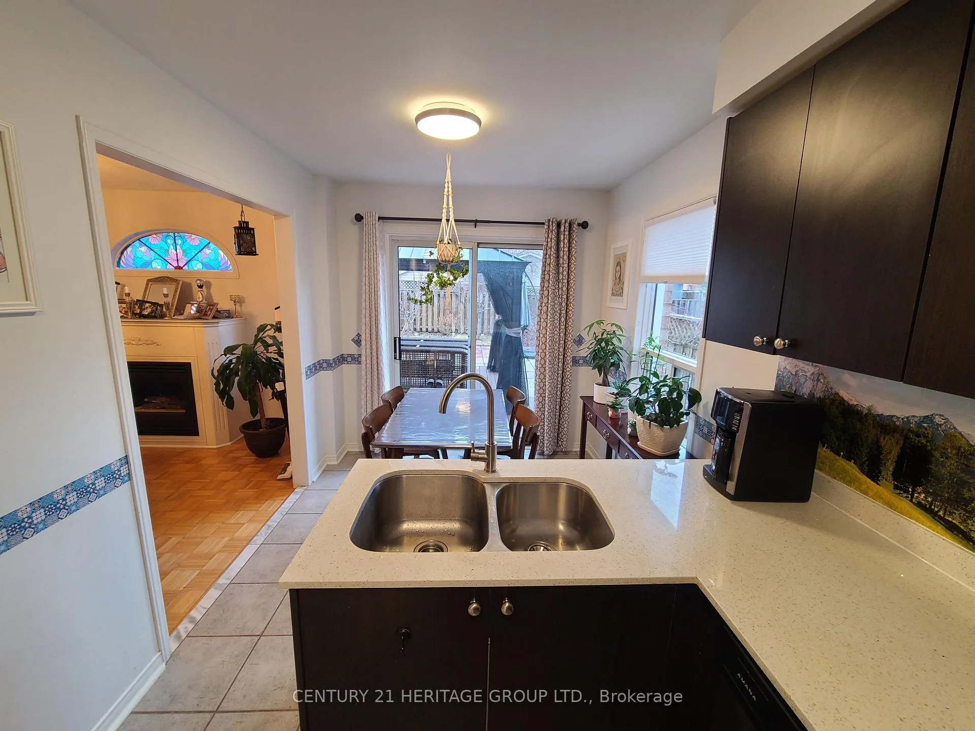 Photo 10 of 182 Elena Crescent, Vaughan, Maple — HOMEH
