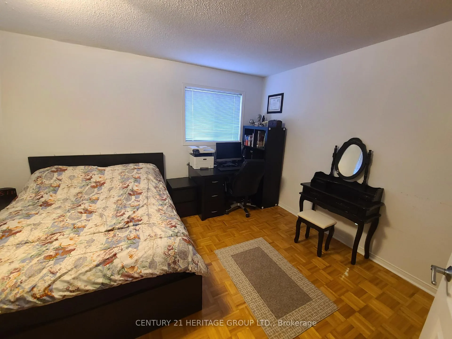 Photo 14 of 182 Elena Crescent, Vaughan, Maple — HOMEH