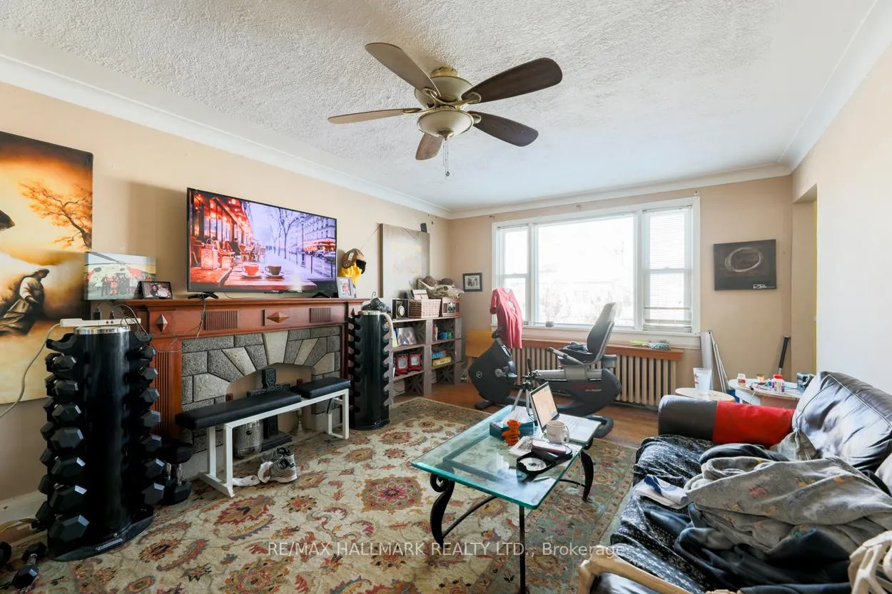 Photo 2 of 59 Highview Avenue, Scarborough, Birchcliffe-Cliffside — HOMEH