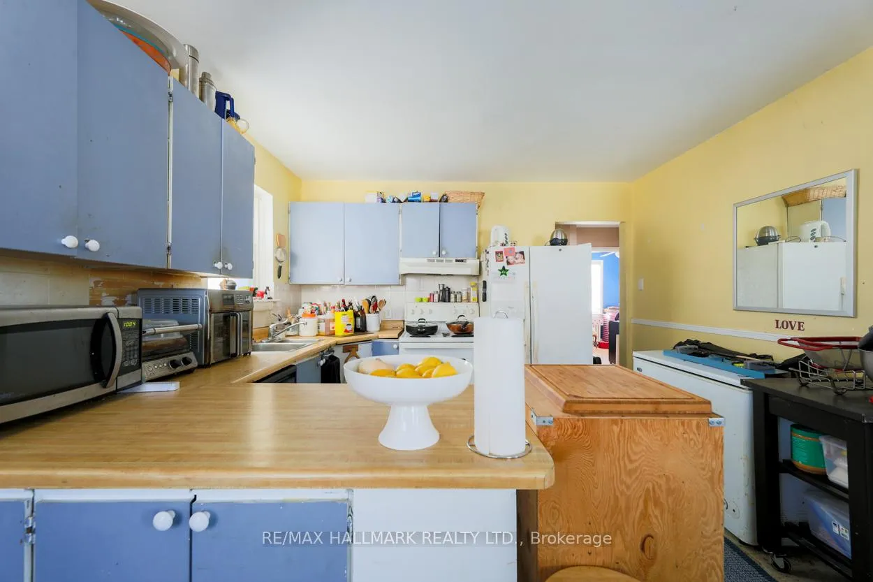 Photo 4 of 59 Highview Avenue, Scarborough, Birchcliffe-Cliffside — HOMEH