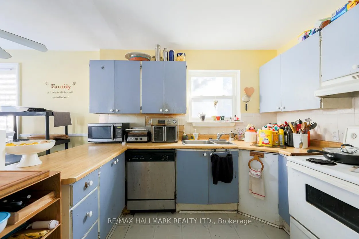 Photo 5 of 59 Highview Avenue, Scarborough, Birchcliffe-Cliffside — HOMEH