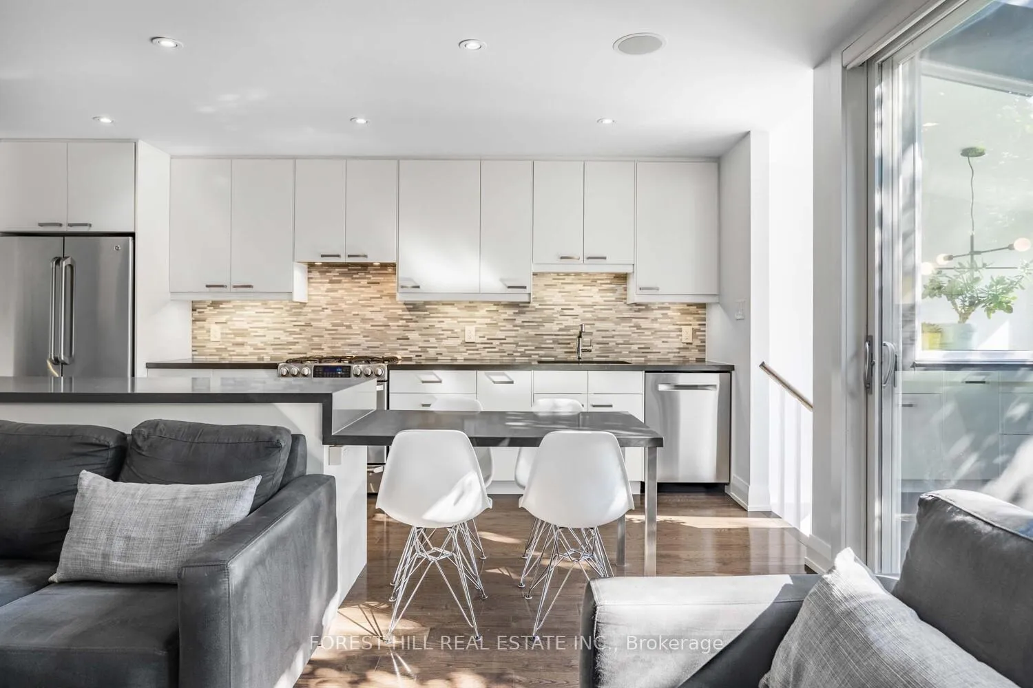 Photo 5 of 183 Wychwood Avenue, Toronto, Humewood-Cedarvale — HOMEH