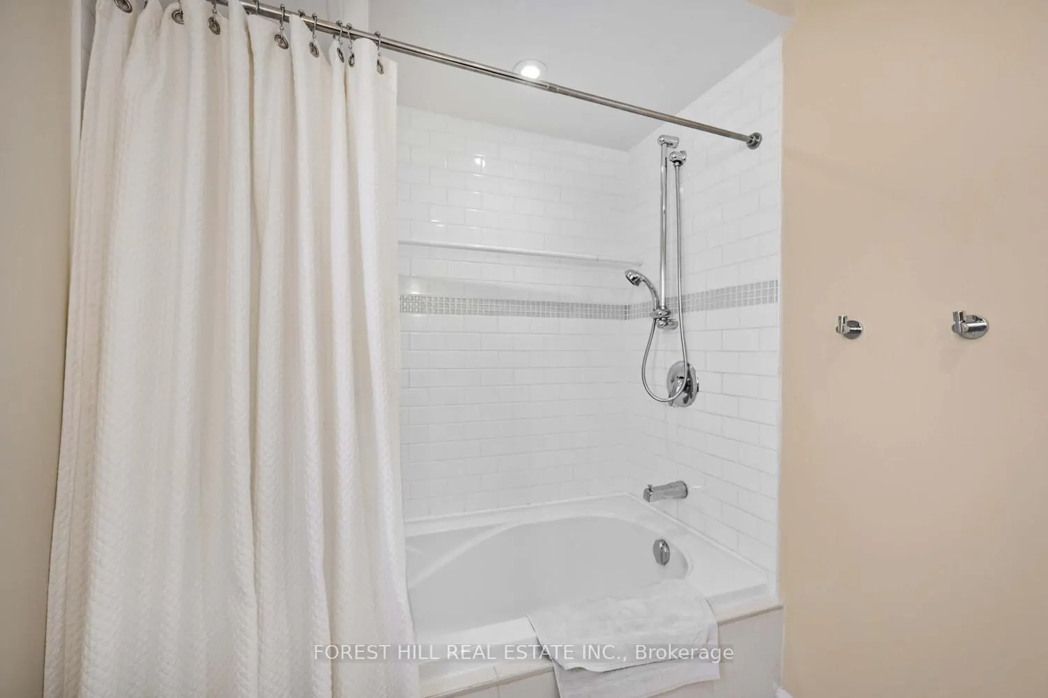 Photo 22 of 183 Wychwood Avenue, Toronto, Humewood-Cedarvale — HOMEH