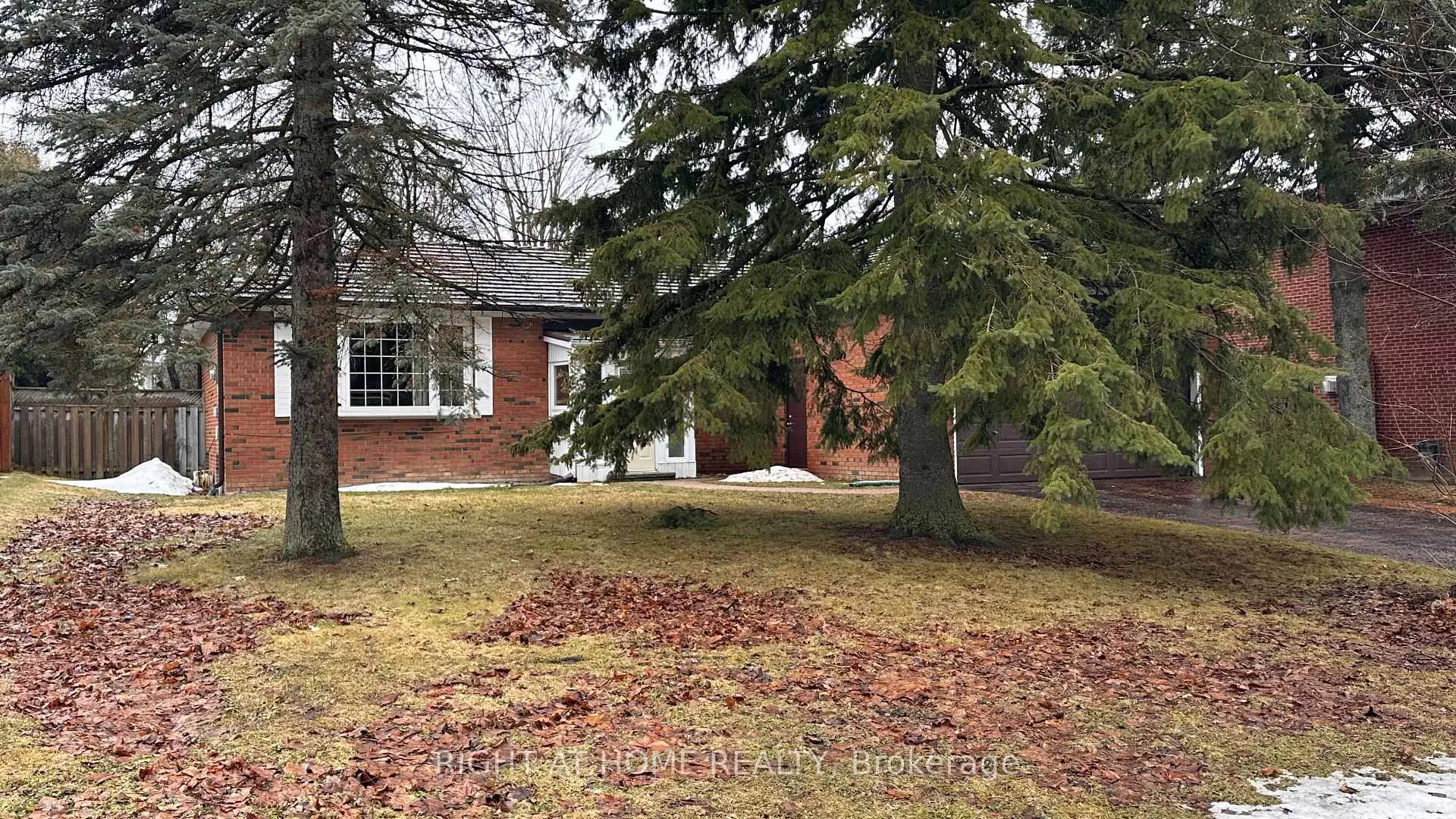 Photo 2 of 65 Norman Drive, King, King City — HOMEH
