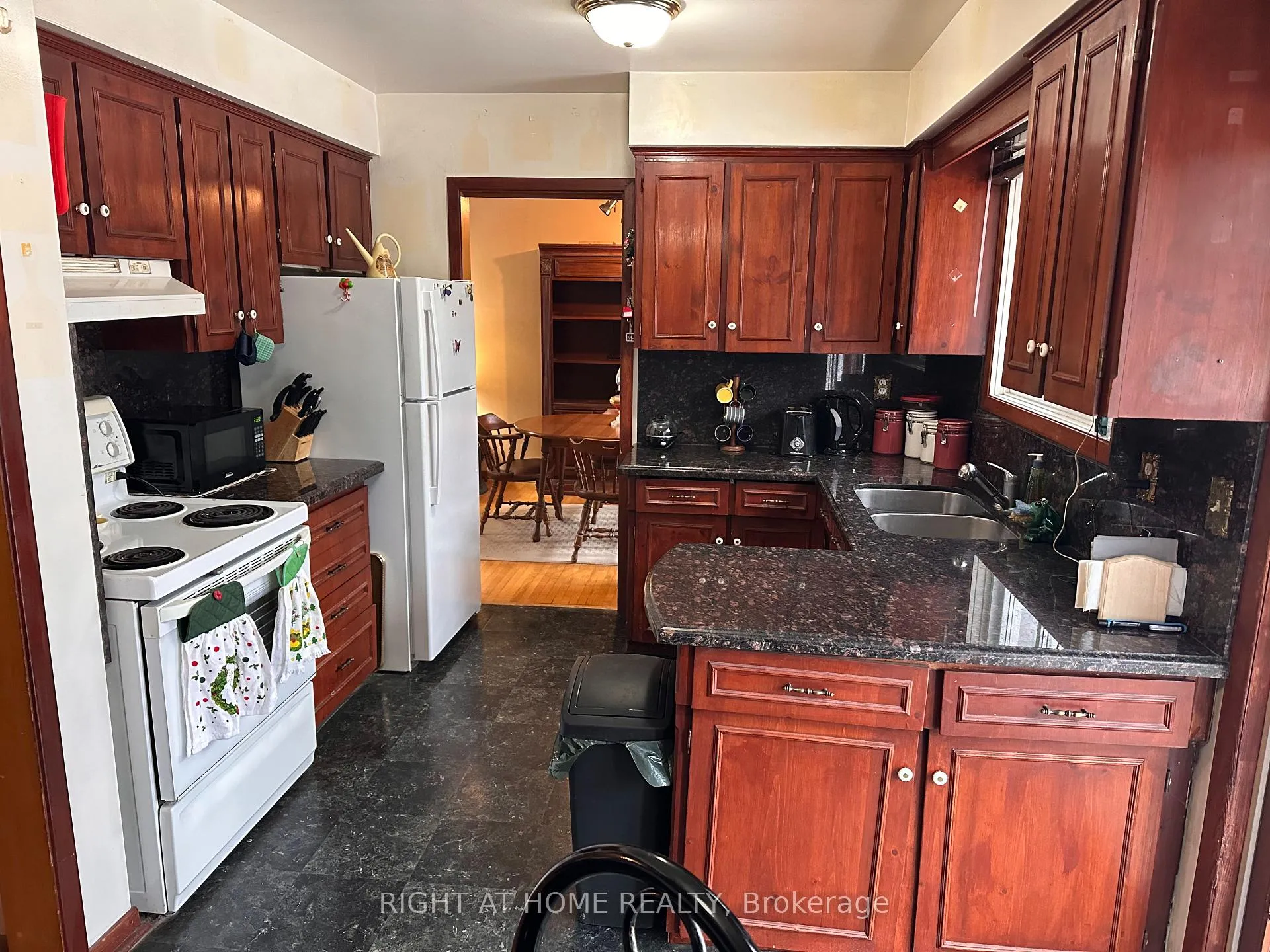 Photo 6 of 65 Norman Drive, King, King City — HOMEH