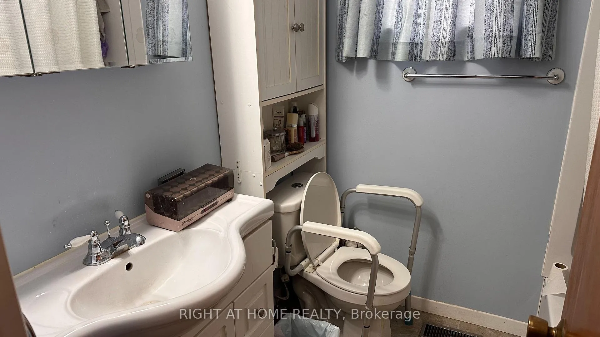 Photo 10 of 65 Norman Drive, King, King City — HOMEH