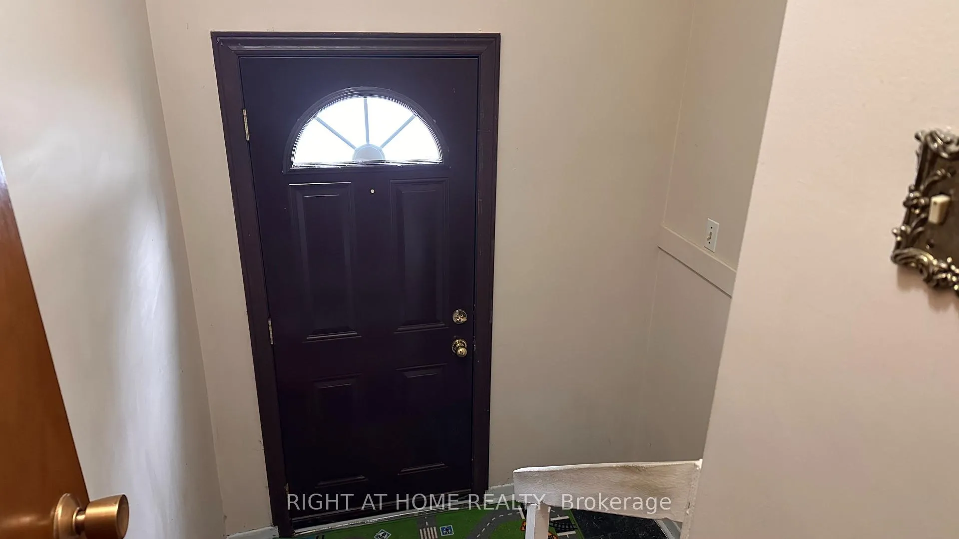 Photo 11 of 65 Norman Drive, King, King City — HOMEH