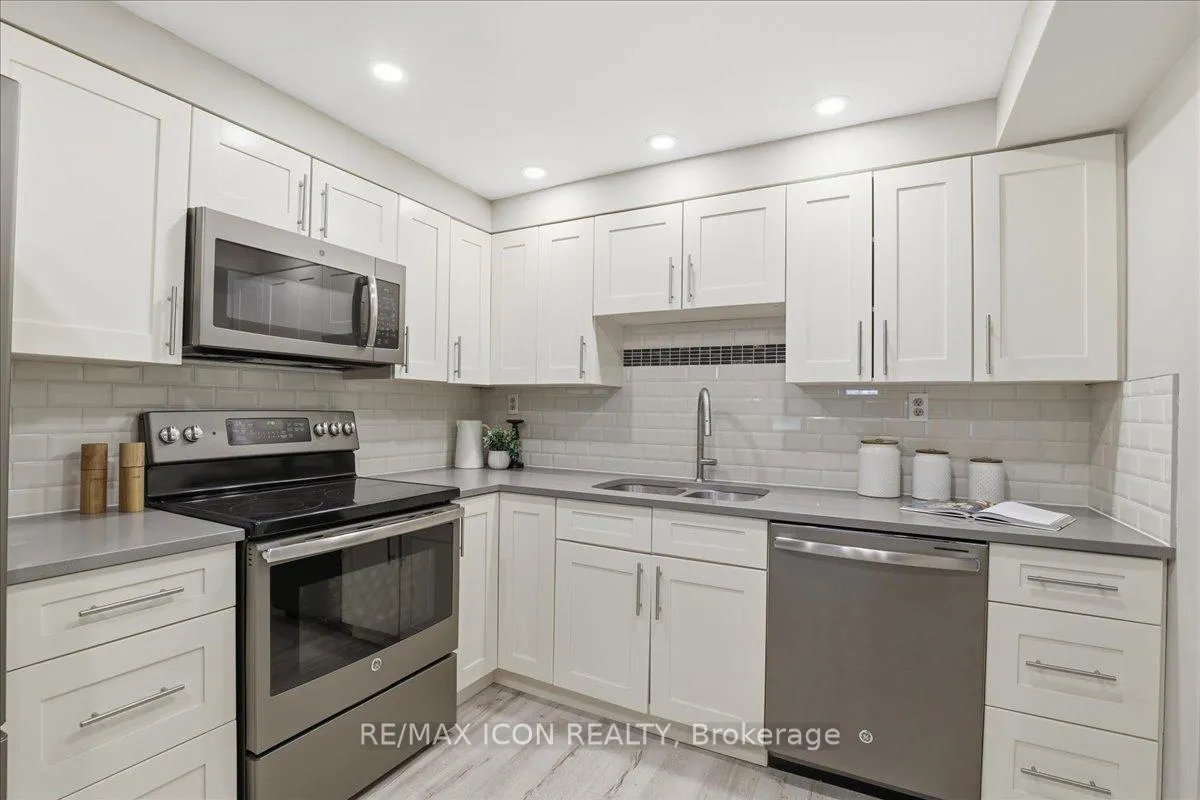 Photo 8 of Unit 309, 265 Westcourt Place, Waterloo — HOMEH