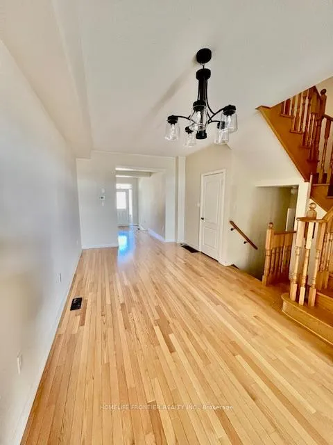 Photo 3 of 101 Alexie Way, Vaughan, Vellore Village — HOMEH