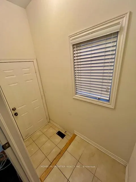 Photo 5 of 101 Alexie Way, Vaughan, Vellore Village — HOMEH