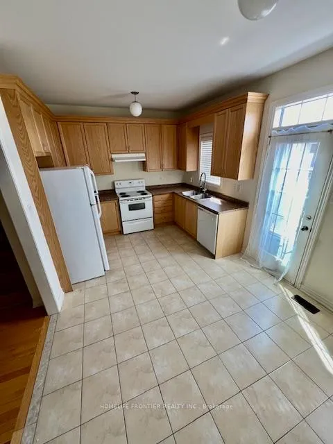 Photo 8 of 101 Alexie Way, Vaughan, Vellore Village — HOMEH
