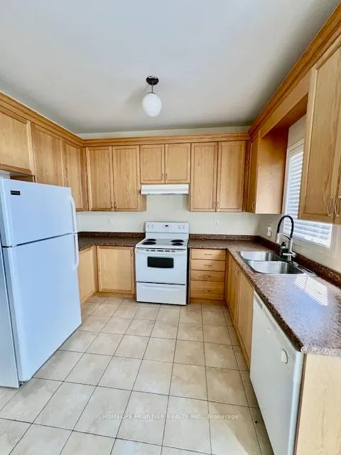 Photo 9 of 101 Alexie Way, Vaughan, Vellore Village — HOMEH