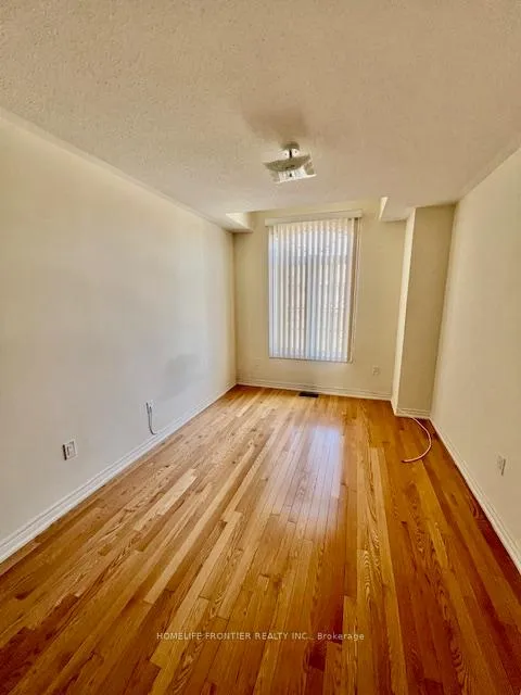 Photo 13 of 101 Alexie Way, Vaughan, Vellore Village — HOMEH