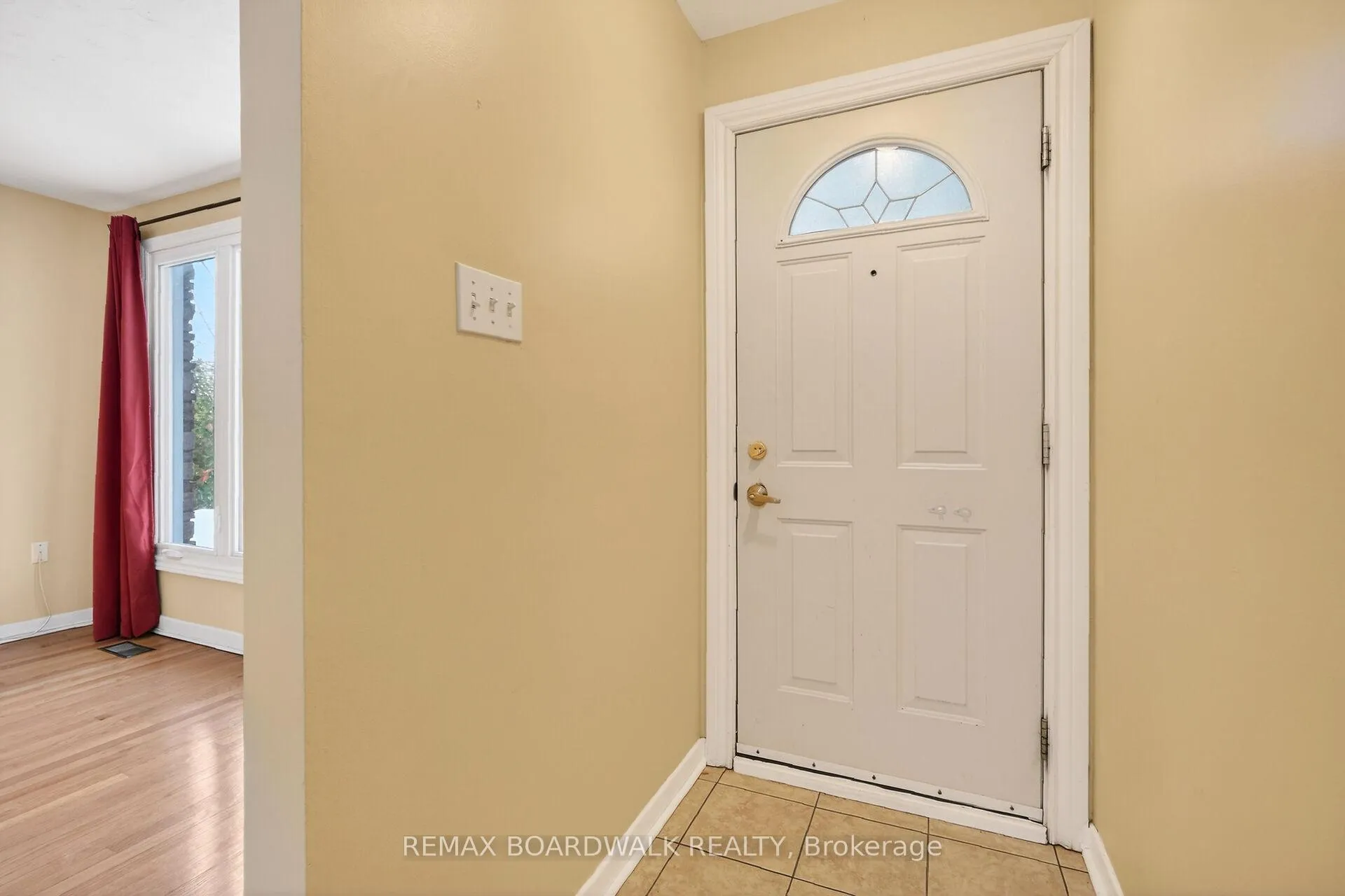 Photo 3 of 2666 Regina Street, Ottawa, Britannia — HOMEH