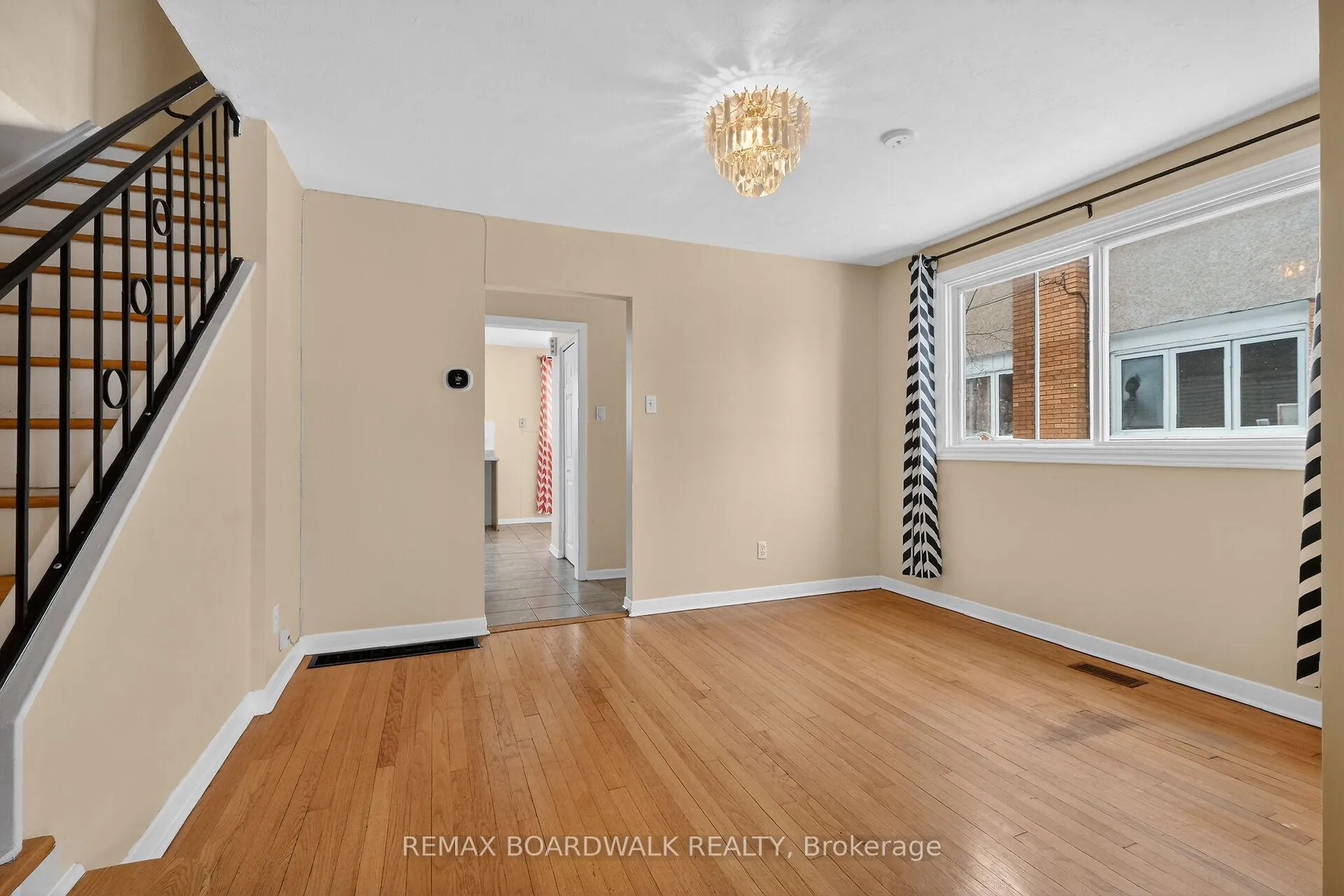 Photo 9 of 2666 Regina Street, Ottawa, Britannia — HOMEH