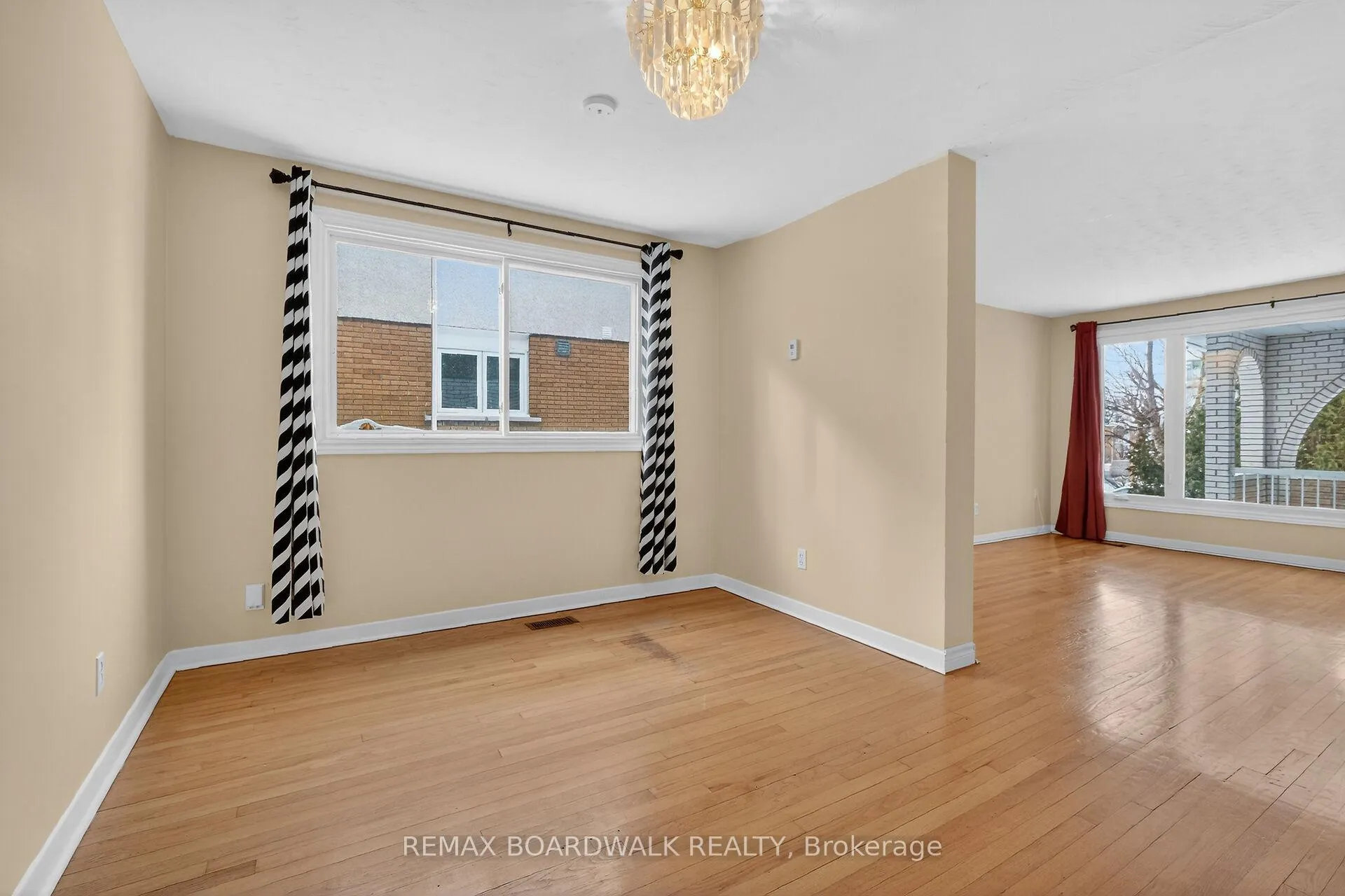 Photo 10 of 2666 Regina Street, Ottawa, Britannia — HOMEH