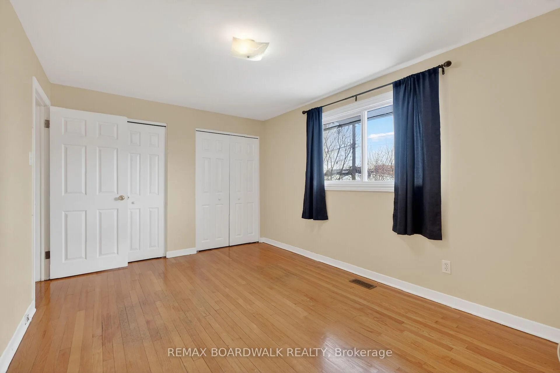 Photo 23 of 2666 Regina Street, Ottawa, Britannia — HOMEH