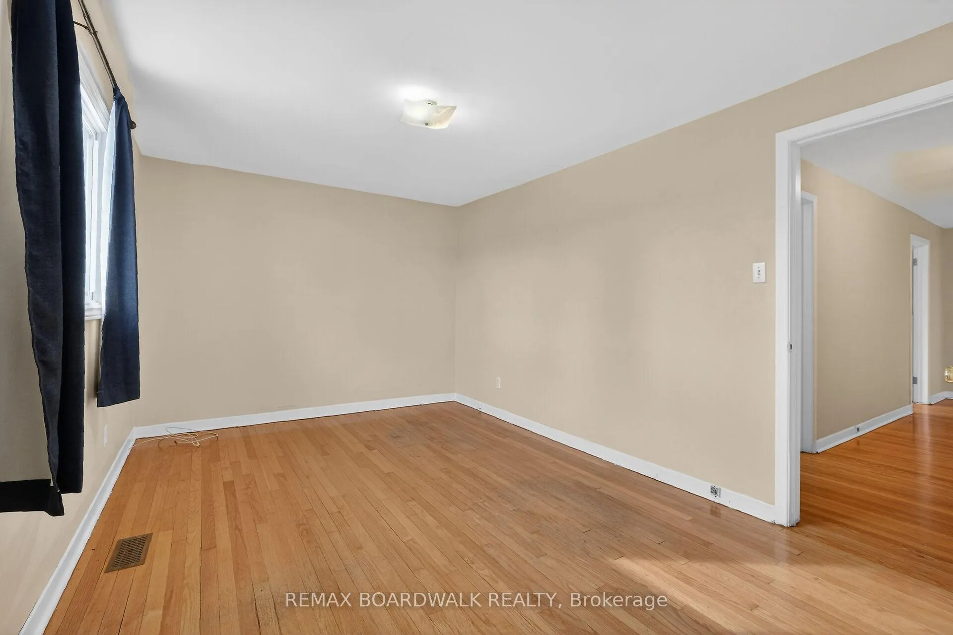 Photo 24 of 2666 Regina Street, Ottawa, Britannia — HOMEH
