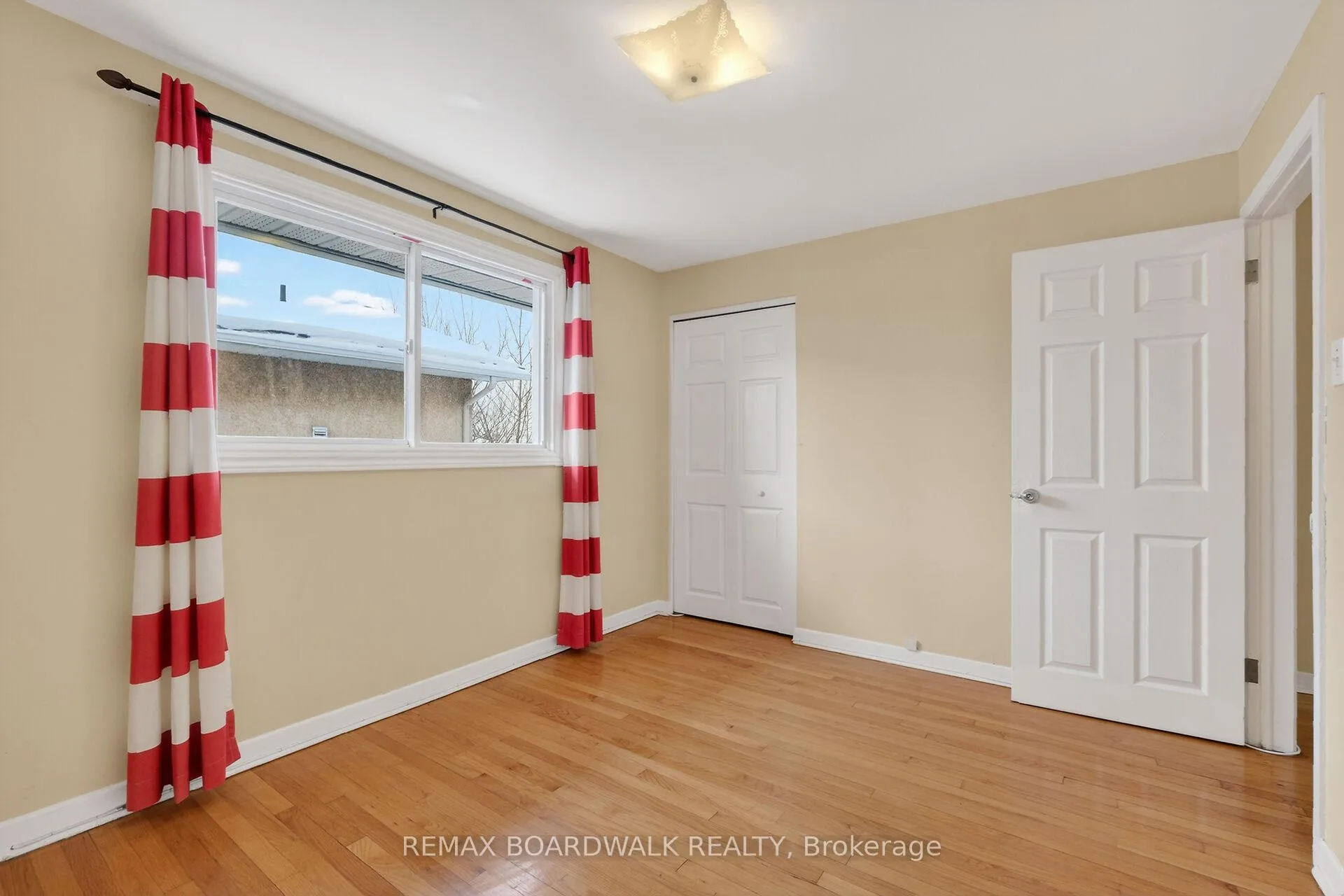 Photo 29 of 2666 Regina Street, Ottawa, Britannia — HOMEH