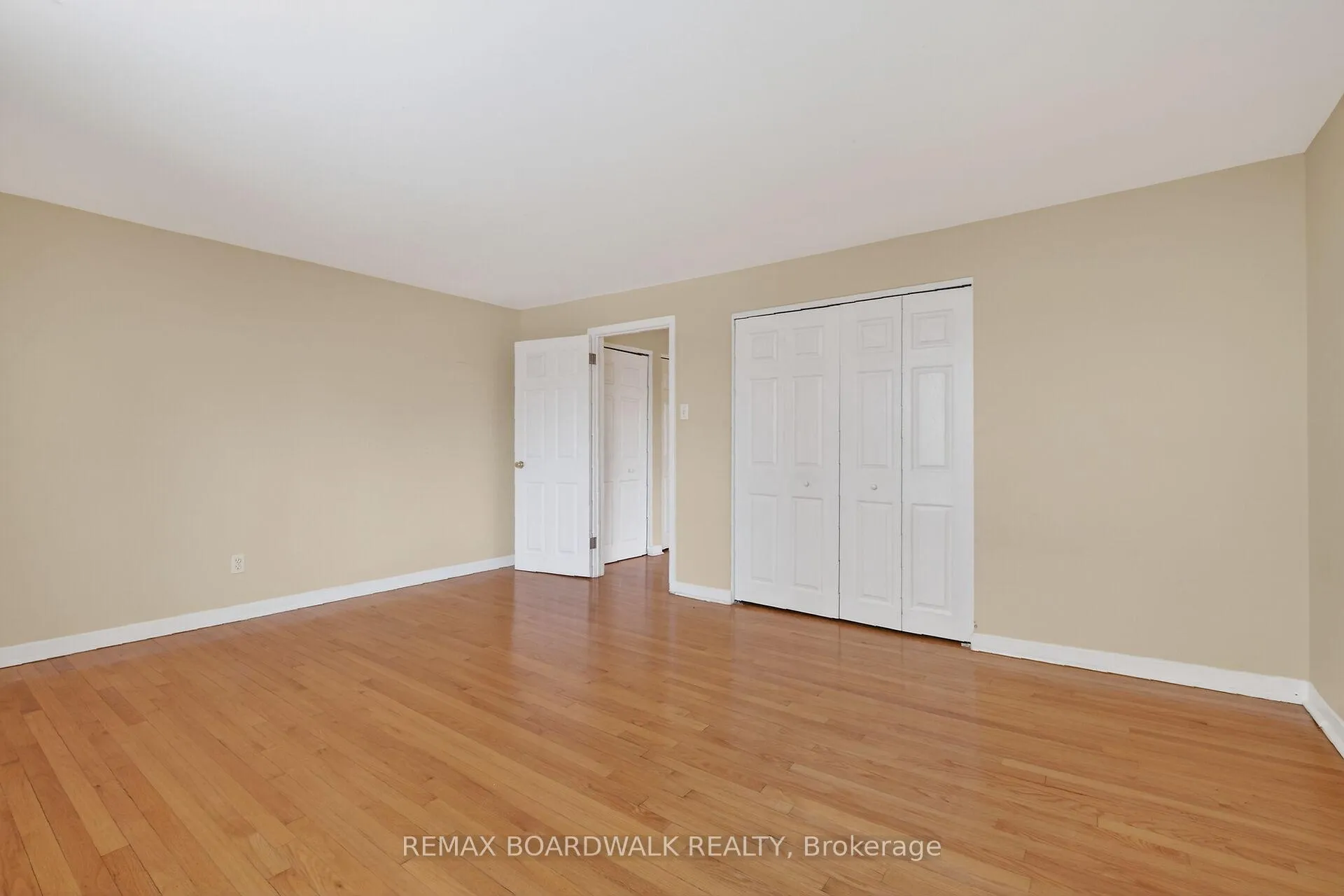 Photo 34 of 2666 Regina Street, Ottawa, Britannia — HOMEH