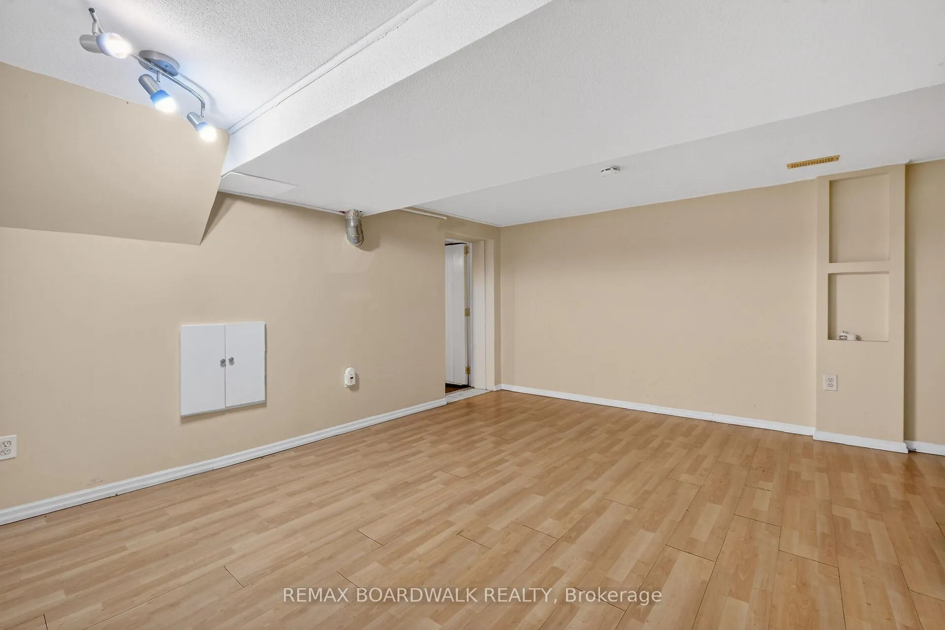 Photo 39 of 2666 Regina Street, Ottawa, Britannia — HOMEH