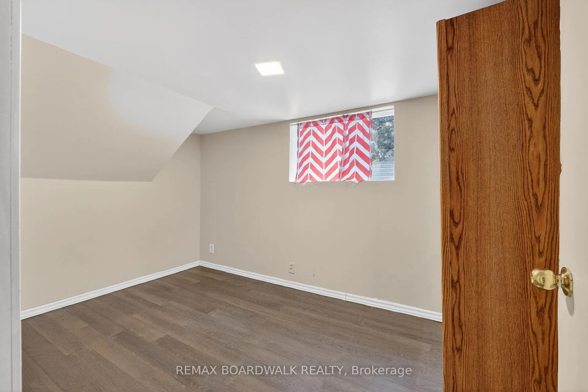 Photo 40 of 2666 Regina Street, Ottawa, Britannia — HOMEH