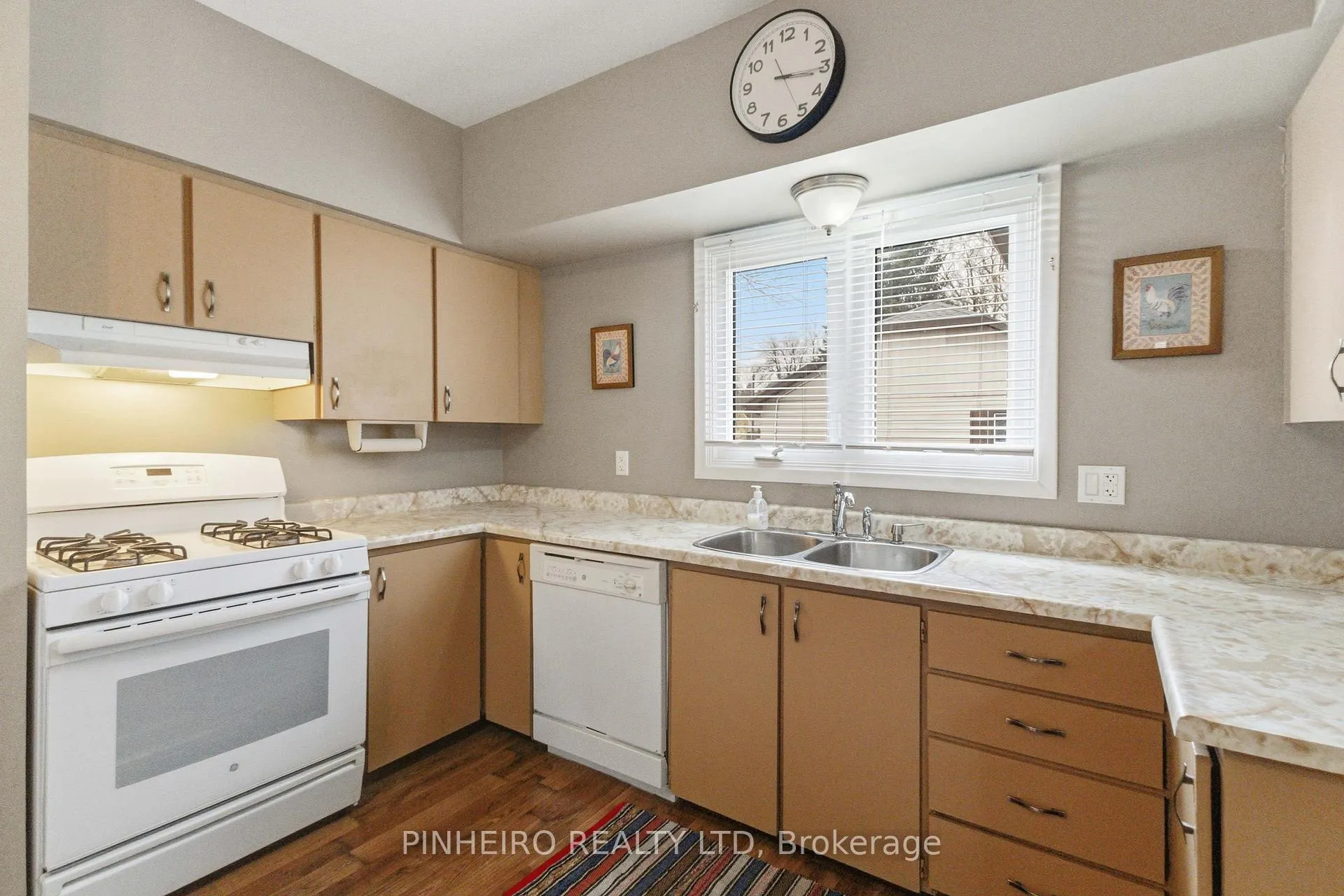 Photo 7 of 46 Gidley Street W, South Huron, Exeter — HOMEH