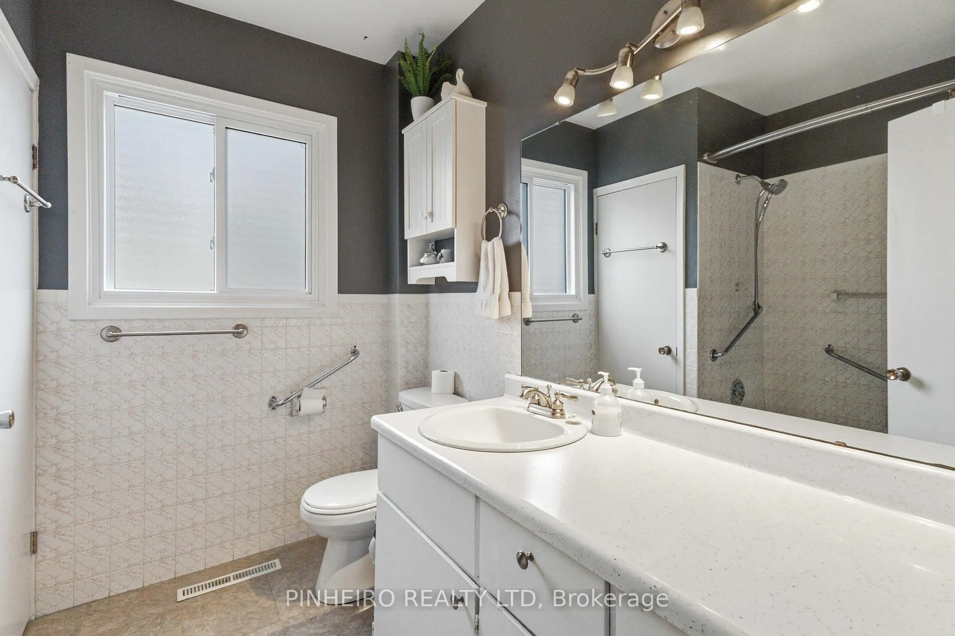 Photo 17 of 46 Gidley Street W, South Huron, Exeter — HOMEH