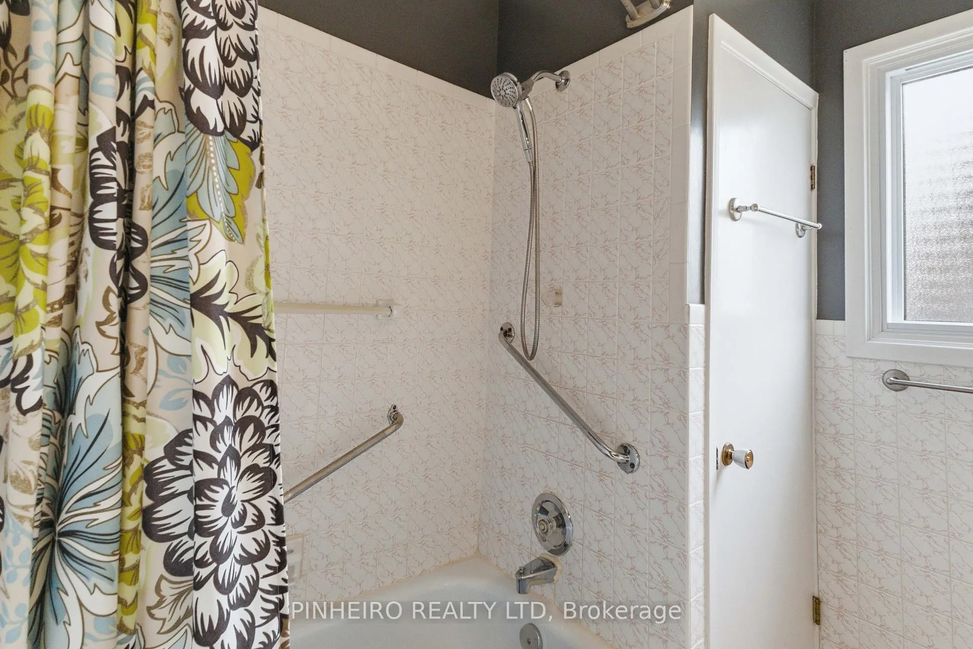 Photo 18 of 46 Gidley Street W, South Huron, Exeter — HOMEH