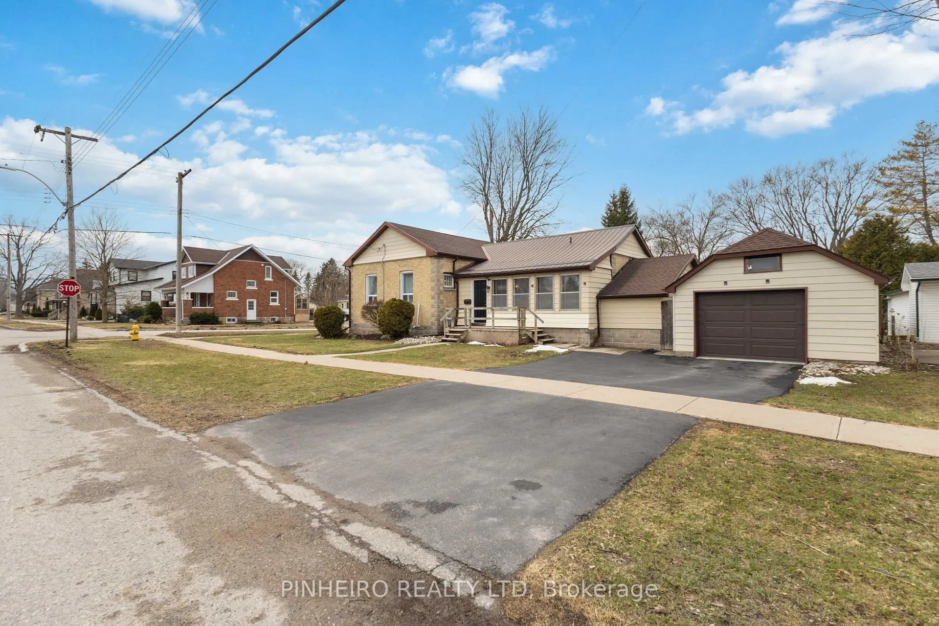 Photo 30 of 46 Gidley Street W, South Huron, Exeter — HOMEH