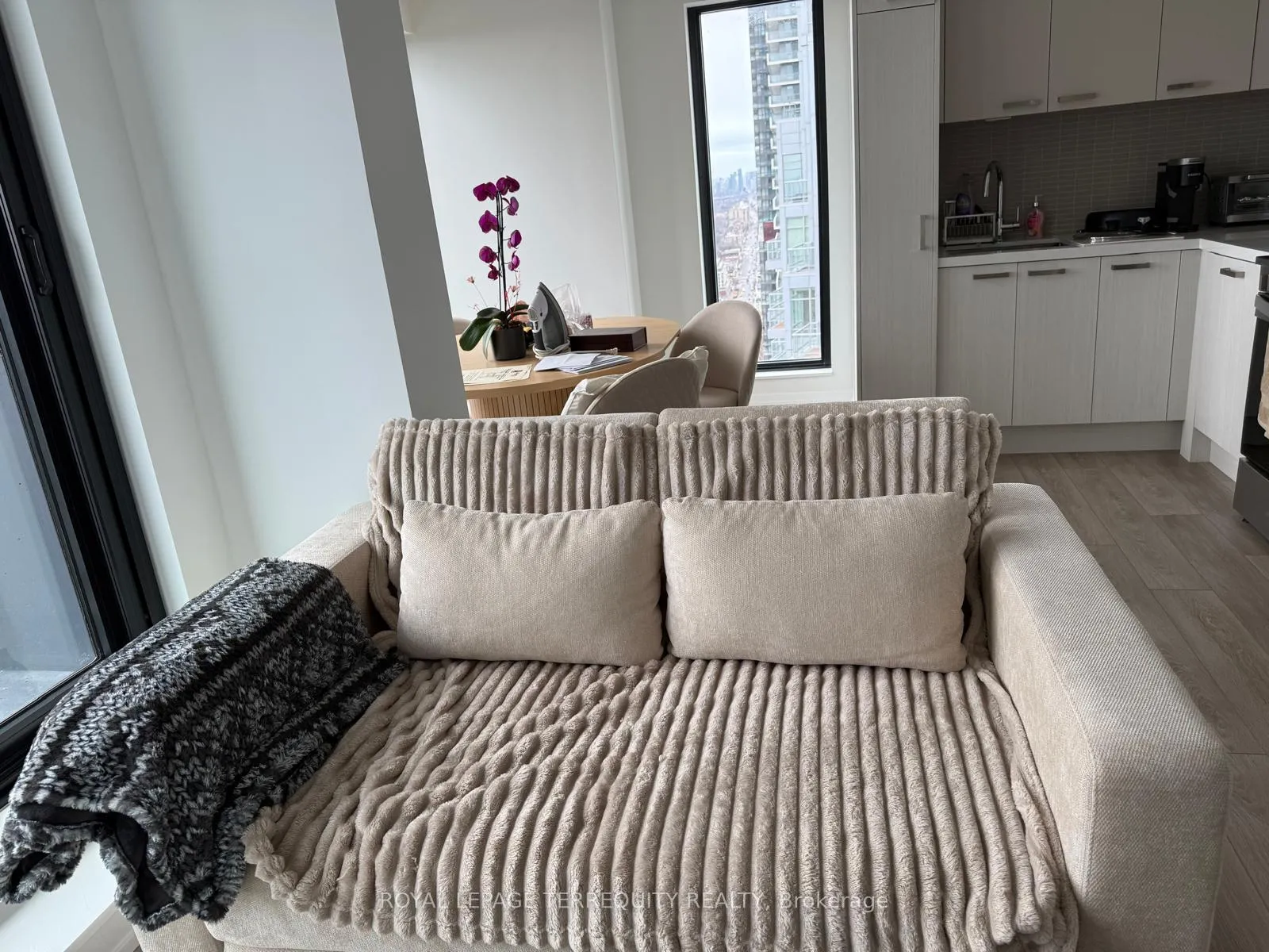 Photo 9 of Unit 3508, 20 Soudan Avenue, Toronto, Mount Pleasant West — HOMEH