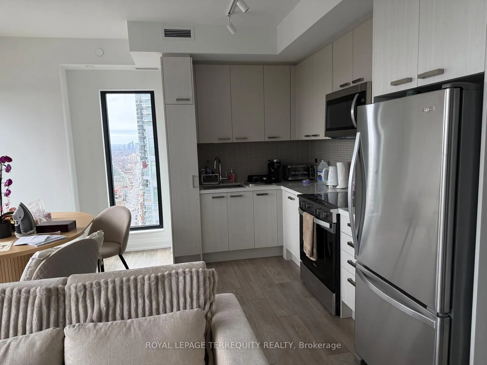 Photo 10 of Unit 3508, 20 Soudan Avenue, Toronto, Mount Pleasant West — HOMEH