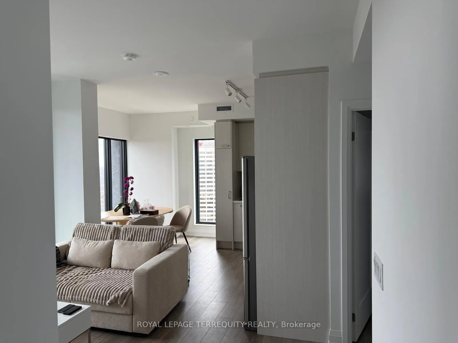 Photo 13 of Unit 3508, 20 Soudan Avenue, Toronto, Mount Pleasant West — HOMEH