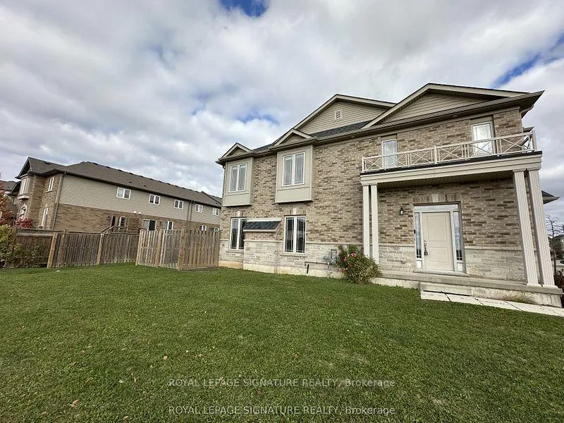 Photo 5 of 40 Kingsborough Dr, Grimsby, Grimsby Escarpment — HOMEH