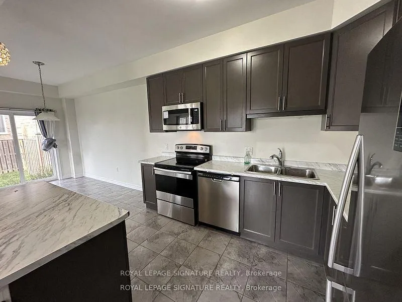 Photo 9 of 40 Kingsborough Dr, Grimsby, Grimsby Escarpment — HOMEH