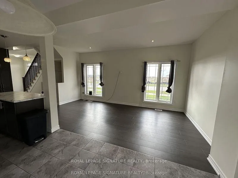 Photo 13 of 40 Kingsborough Dr, Grimsby, Grimsby Escarpment — HOMEH