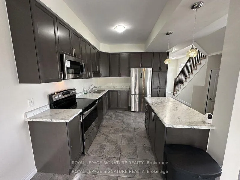 Photo 14 of 40 Kingsborough Dr, Grimsby, Grimsby Escarpment — HOMEH