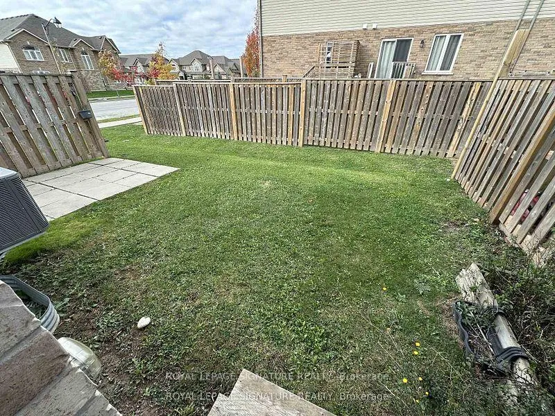 Photo 15 of 40 Kingsborough Dr, Grimsby, Grimsby Escarpment — HOMEH