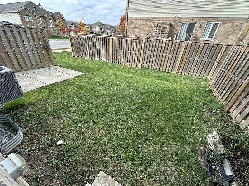 Photo 16 of 40 Kingsborough Dr, Grimsby, Grimsby Escarpment — HOMEH