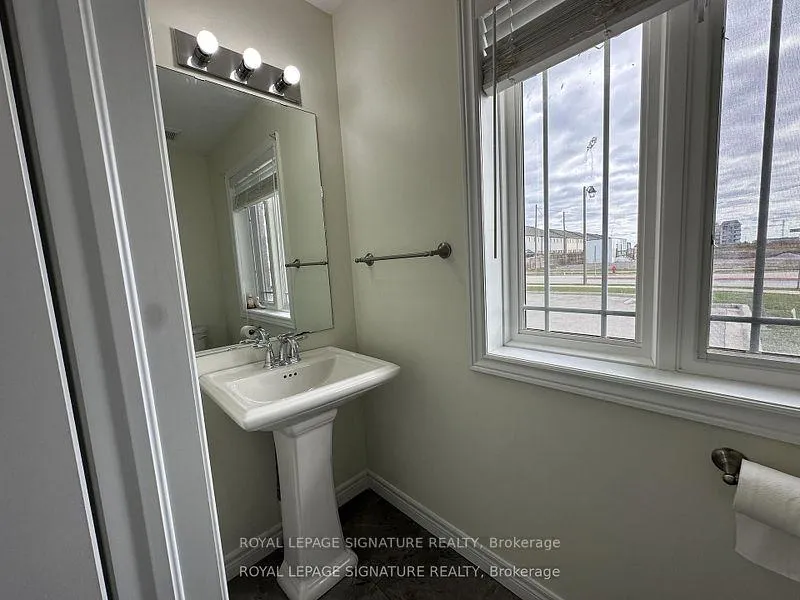 Photo 18 of 40 Kingsborough Dr, Grimsby, Grimsby Escarpment — HOMEH