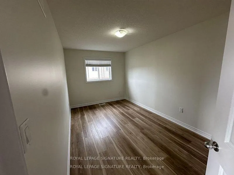 Photo 22 of 40 Kingsborough Dr, Grimsby, Grimsby Escarpment — HOMEH
