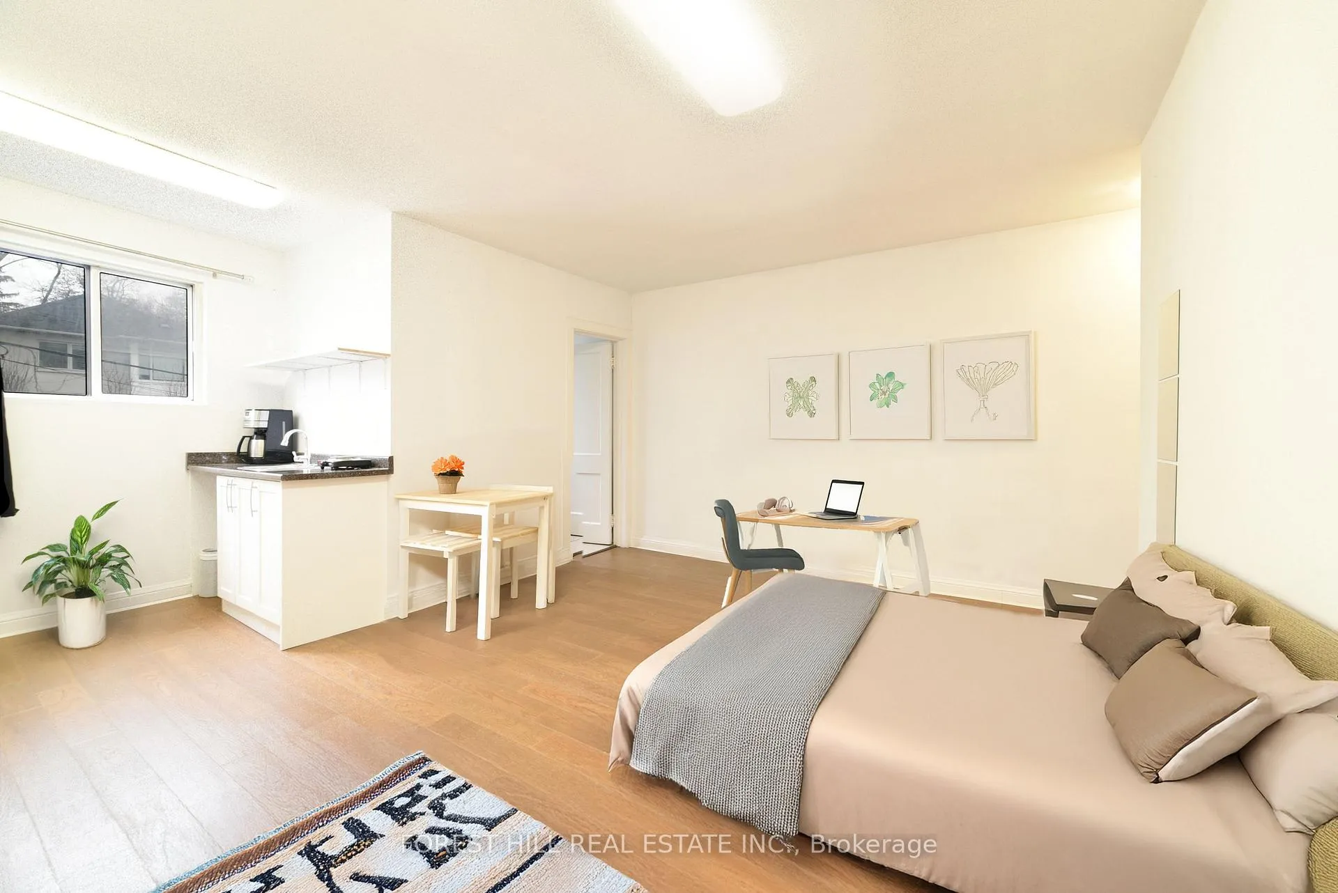 Front of Unit 2nd Floor, 280 Eglinton Avenue W
