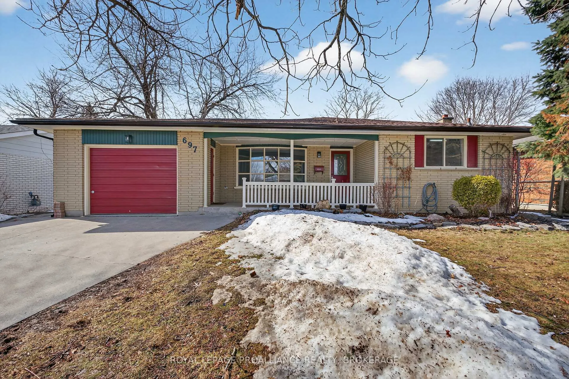 Photo 3 of 697 Fleet Street, Kingston, South of Taylor-Kidd Blvd — HOMEH
