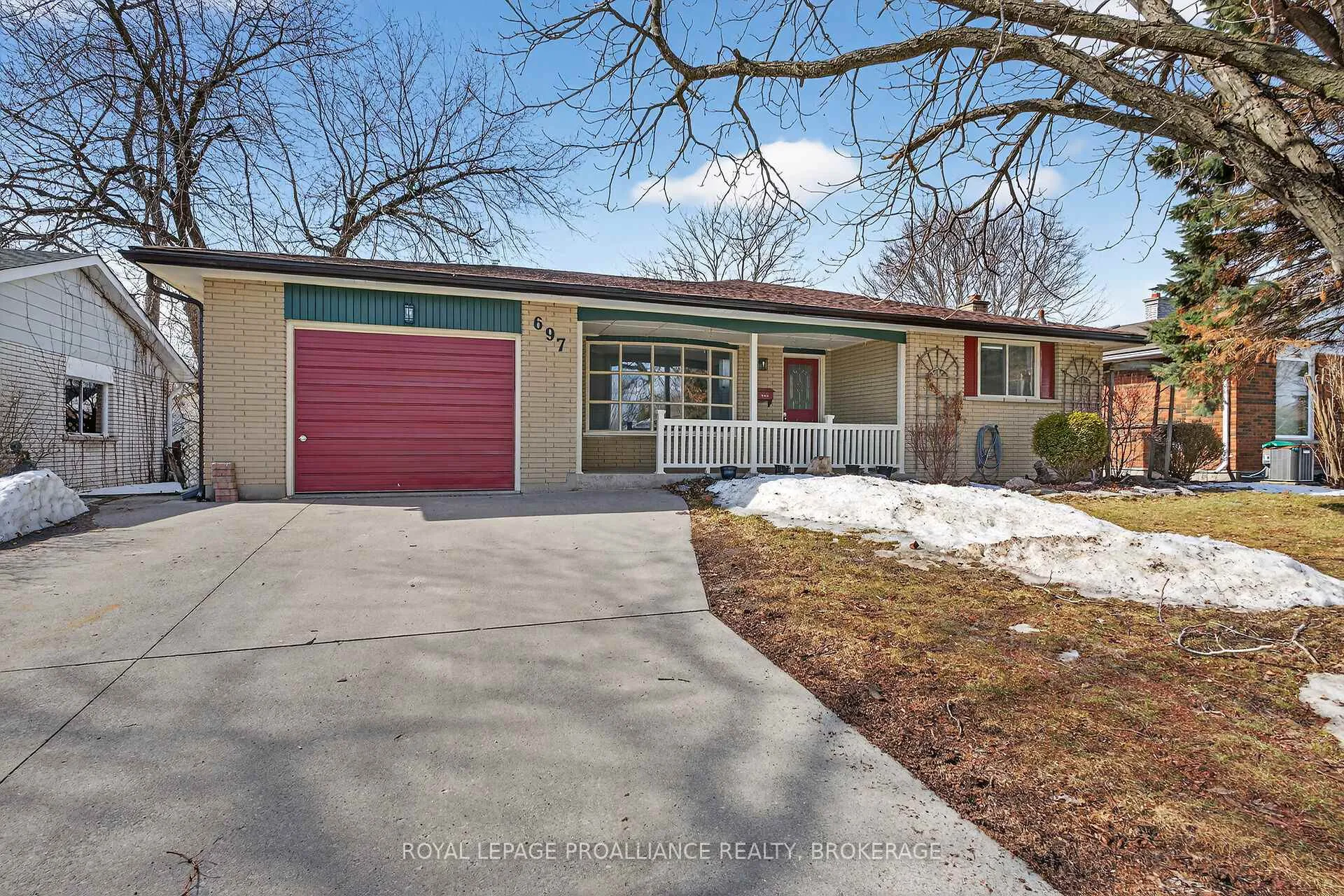 Photo 4 of 697 Fleet Street, Kingston, South of Taylor-Kidd Blvd — HOMEH